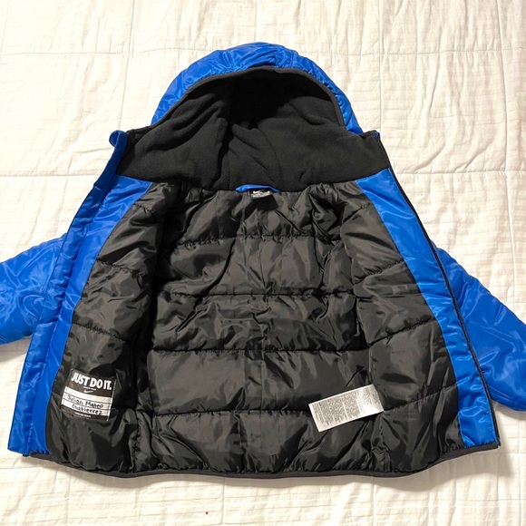 Toddler Nike Puffer Jacket - Picture 4 of 4